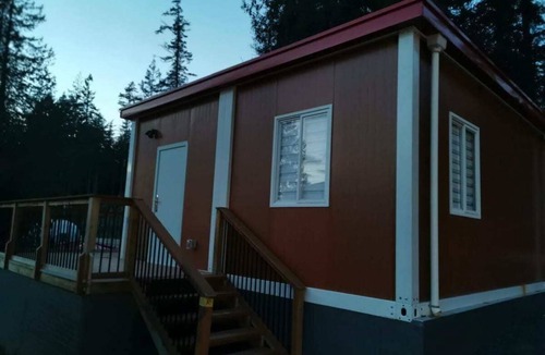Sliammon Apartment | U3 Seaside Serenity: Seal Bay Glamping Retreat