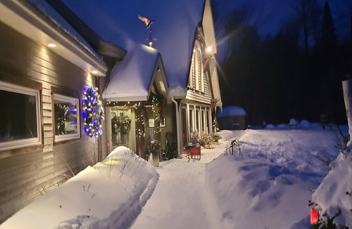 Val-des-Bois Bed & Breakfast | Un endroit pour se détendre, jouer et rêver! / A place to relax, play & dream!