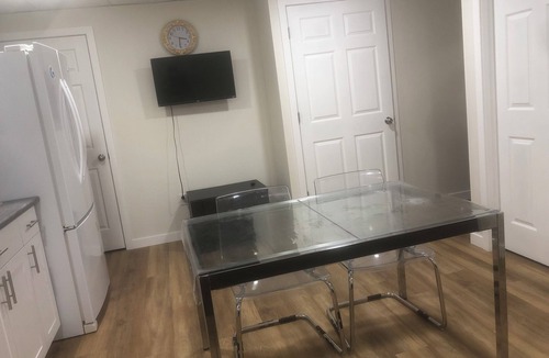 Fort Gary House | Unique Favor – 2 Bedroom Basement (Prairie Pointe)