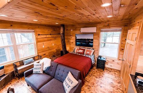 Belgrade House | Unique Pet Friendly Treehouse with Hot Tub on the Edges of Belgrade Stream with Direct Access to Messalonskee Lake, Maine