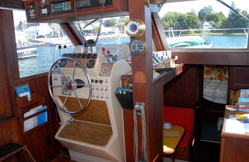 Damariscotta Boat Rental | Unique Yacht Rental in a Peaceful Setting on Damariscotta River, Maine