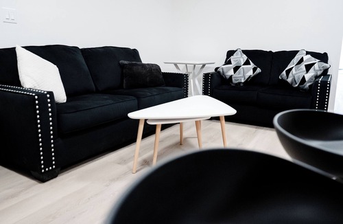 Dean Park Apartment | Unit 10 - Modern Fully Furnished 2 Bedroom Apartment