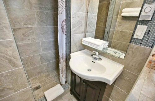 Wasaga Beach Cabin | Unit 5 Your 2BR Beach Hideaway Near Wasaga Shore