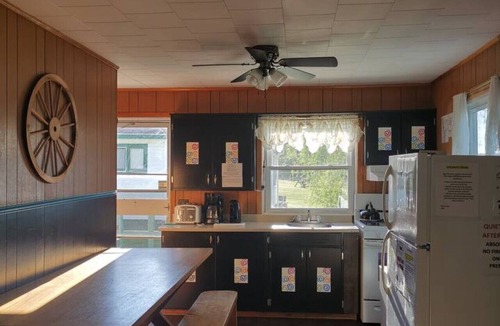 Rideau Lakes Cabin | Upper Rideau resorts waterfront cabin#2