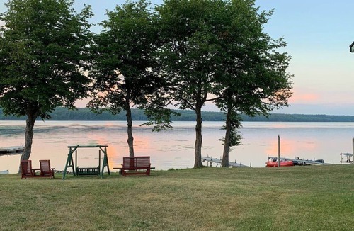 Rideau Lakes Cabin | Upper Rideau Resorts Waterfront cabin#5