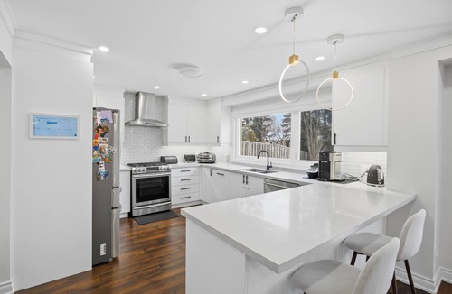 Erin Mills House | Upscale 5BR Home + 2 Offices + Kids Playroom + Ideal for large families