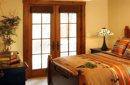 Invermere Cabin | Upscale cabin with gourmet kitchen, outdoor fireplace and rec room