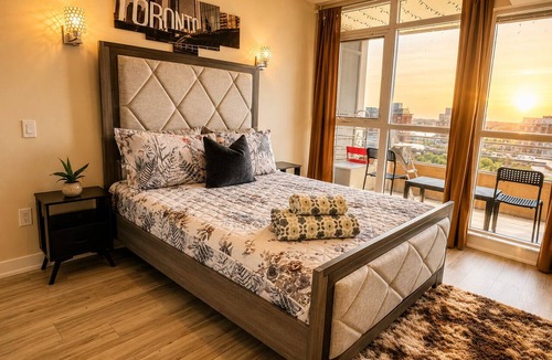 CityPlace Apartment | Urban 2BR Retreat | Lake View + Parking + WiFi