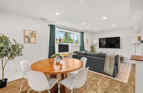 Inglewood House | Urban Hideaway Walk to Shops 3BR 8px