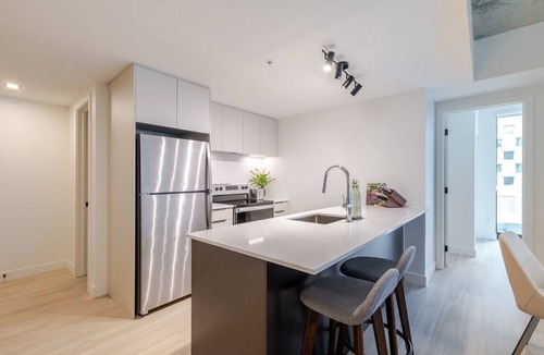 Quartier des Spectacles Apartment | Urban Oasis Downtown | Pools Gym & Entertainment