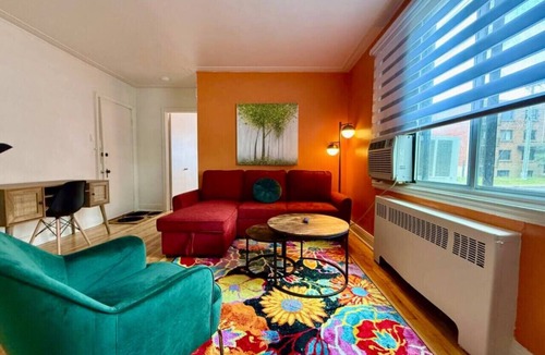 Cote-Des-Neiges—Notre-Dame-De-Grace Apartment | Urban Style and Adventure 1BR MTL by Two Metros!