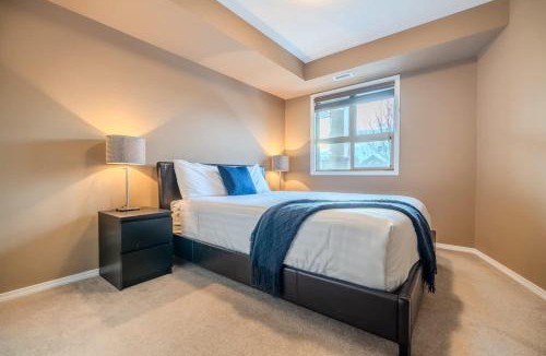 East Kootenay Apartment | Valley View Haven - BBQ Hot Tub Pool Gym