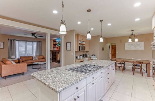 Lancaster Villa | Valley View Villa: Indoor Saltwater pool, theater, pickleball!