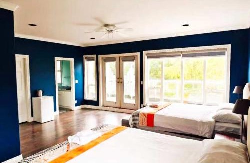 Richmond House | Vancouver Airport Blueberry Manor