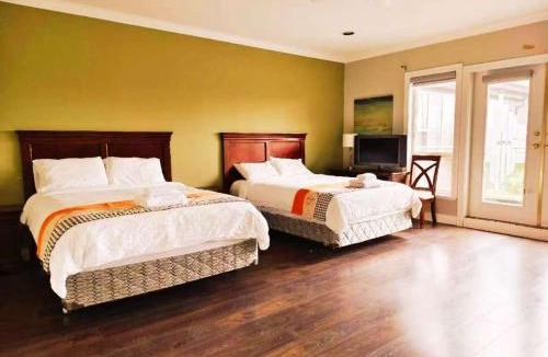 Richmond House | Vancouver Airport Blueberry Manor