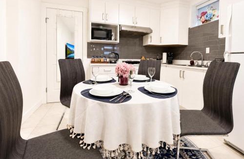 Sunset Apartment | Vancouver Nest Cozy Private 2BR Retreat and Extra Room - Sleeps 6