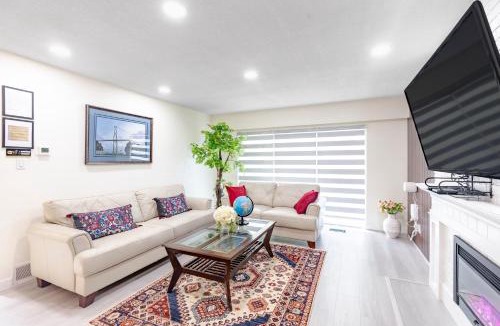 Knight House | Vancouver Verdant Villa