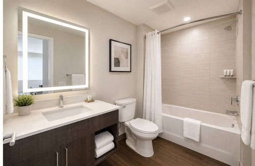 Toronto Entertainment District Hotel | Vibrant Studio Suite Close to Shows, Food & Transit