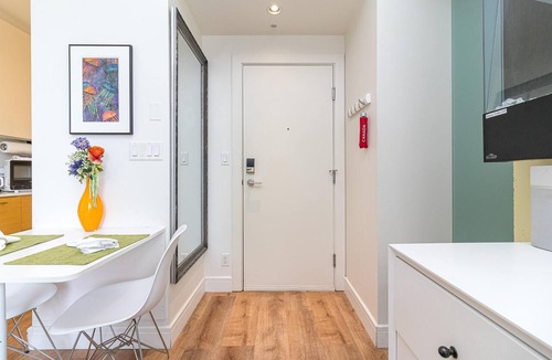 Downtown Victoria Apartment | Vibrant Waterfront Living at The Janion