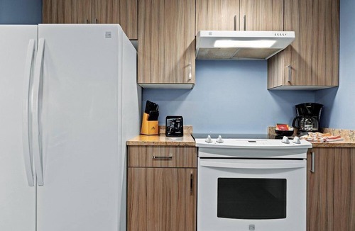 James Bay Resort | Victoria | Family Harbor Escape | Pool + Harbor | 2BR