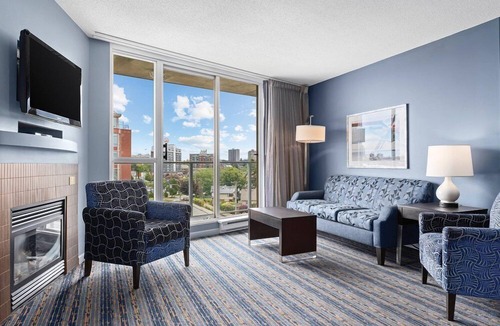 James Bay Resort | Victoria | Group Harbor Retreat | Pool + Harbor | 2BR