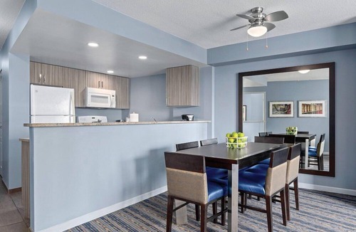 James Bay Resort | Victoria | Group Harbor Retreat | Pool + Harbor | 2BR