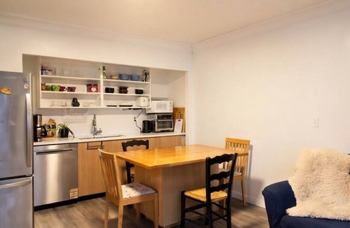 Broadmead House | Victoria home, 2 bedroom suite