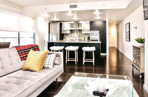 James Bay House | VICTORIA'S BEST LOCATION 2 BEDROOM LUXE CONDO