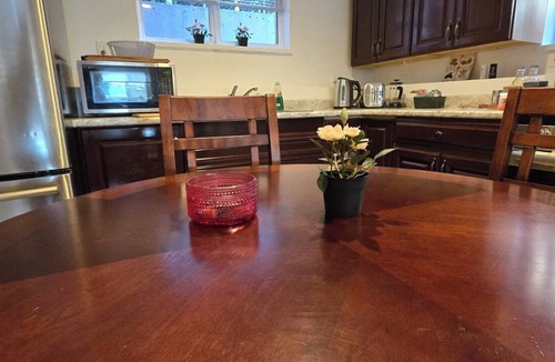 District of North Vancouver Apartment | Villa Dollarton