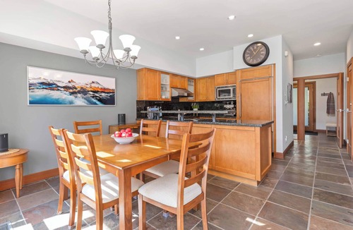 Village North Condo | Village North townhouse w/hot tub