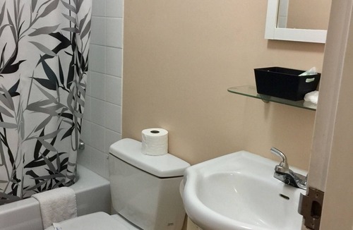 Fruitvale Hotel | Villager's Inn