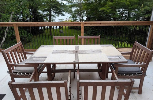 Dartmouth Cottage | Vintage Lakehouse | WIFI | Parking | Waterfront | BBQ | Games | Private Dock