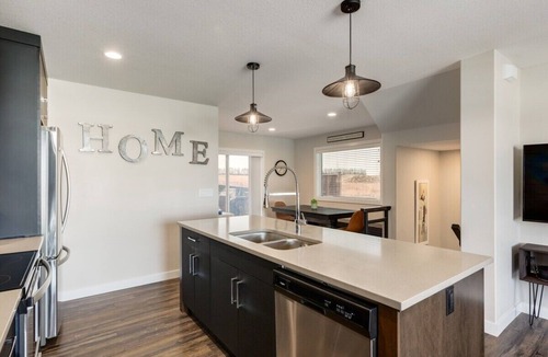 Sylvan Lake House | "Vista with a View" w/Private Gym & Central AC