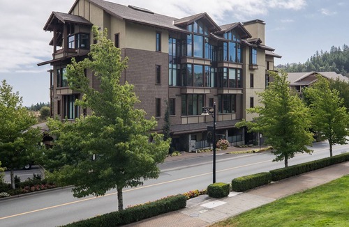 Bear Mountain Resort Condo | Vrbo Property
