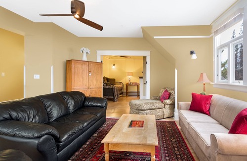 South Central Condo | Walk everywhere - Prime location