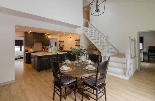 Prince Edward Cottage | Walk to Downtown Picton, 4-bedroom