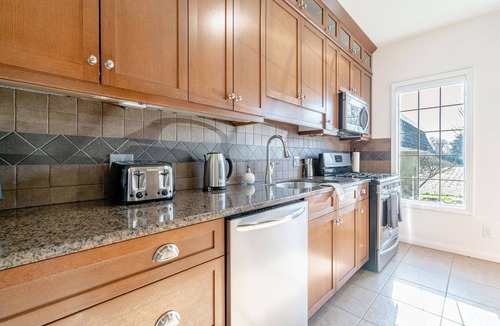 Ruthven House | Walk to Downtown Wine Route Retreat w/Pool