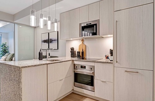 Byward Market - Parliament Hill Condo | Walk to Parliament from this high-end condo w/gym