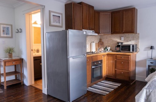 Harrison Hot Springs Apartment | Wanderlust Studio Suite with Private Patio