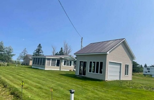 Sainte-Anne-de-Kent Cottage | Water-View Family Cottage near Bouctouche Dunes