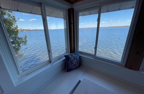 Victoria Road Cabin | Waterfront 2-bedroom boathouse in Kirkfield with WiFi and AC