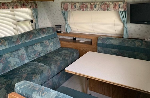 Batawa House | Waterfront Camper!