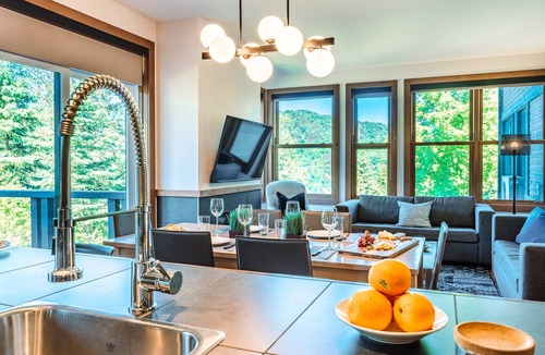 Lac Superieur Village Condo | Waterfront Condo with magnificent view