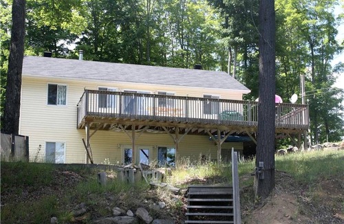 North Frontenac Cottage | Waterfront Cottage Rental with in North Frontenac, Ontario, Canada