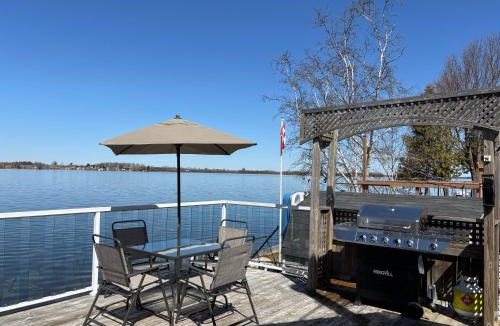 Scugog House | Waterfront Cottage Near Toronto Private Dock, Water Crafts, BBQ Wi-Fi - Sleeps 4