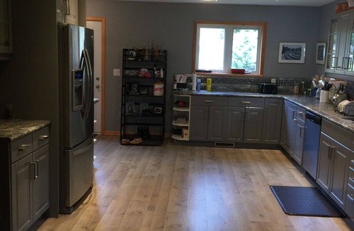 Armour Cottage | Waterfront in the Almaguin Highlands/Muskoka near Katrine on Doe Lake,Ontario,CA