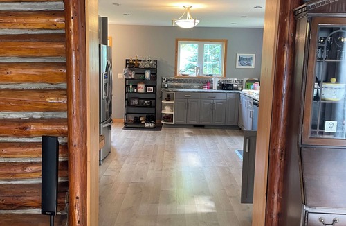 Armour Cottage | Waterfront in the Almaguin Highlands/Muskoka near Katrine on Doe Lake,Ontario,CA
