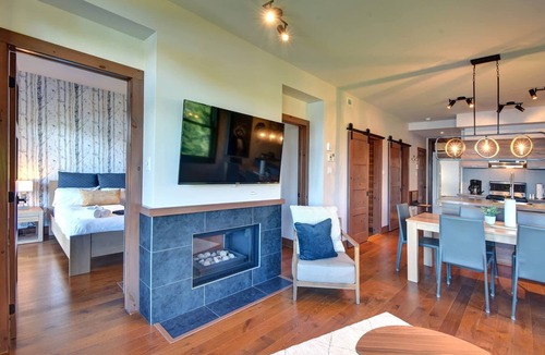 Lac Superieur Village Condo | Waterfront - Lake Resort Suite: Corner View