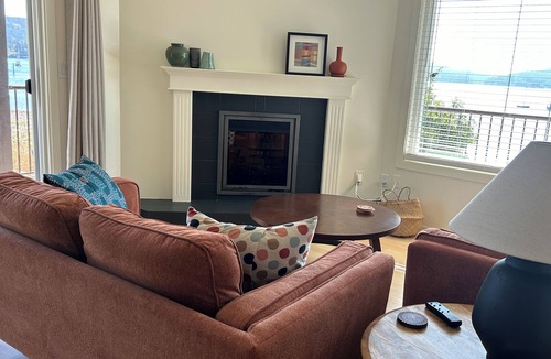 Sooke House | Waterfront Nest Near Victoria