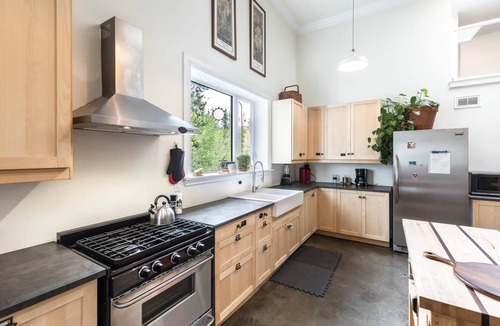 Whitehorse House | Waterfront Urban Farm